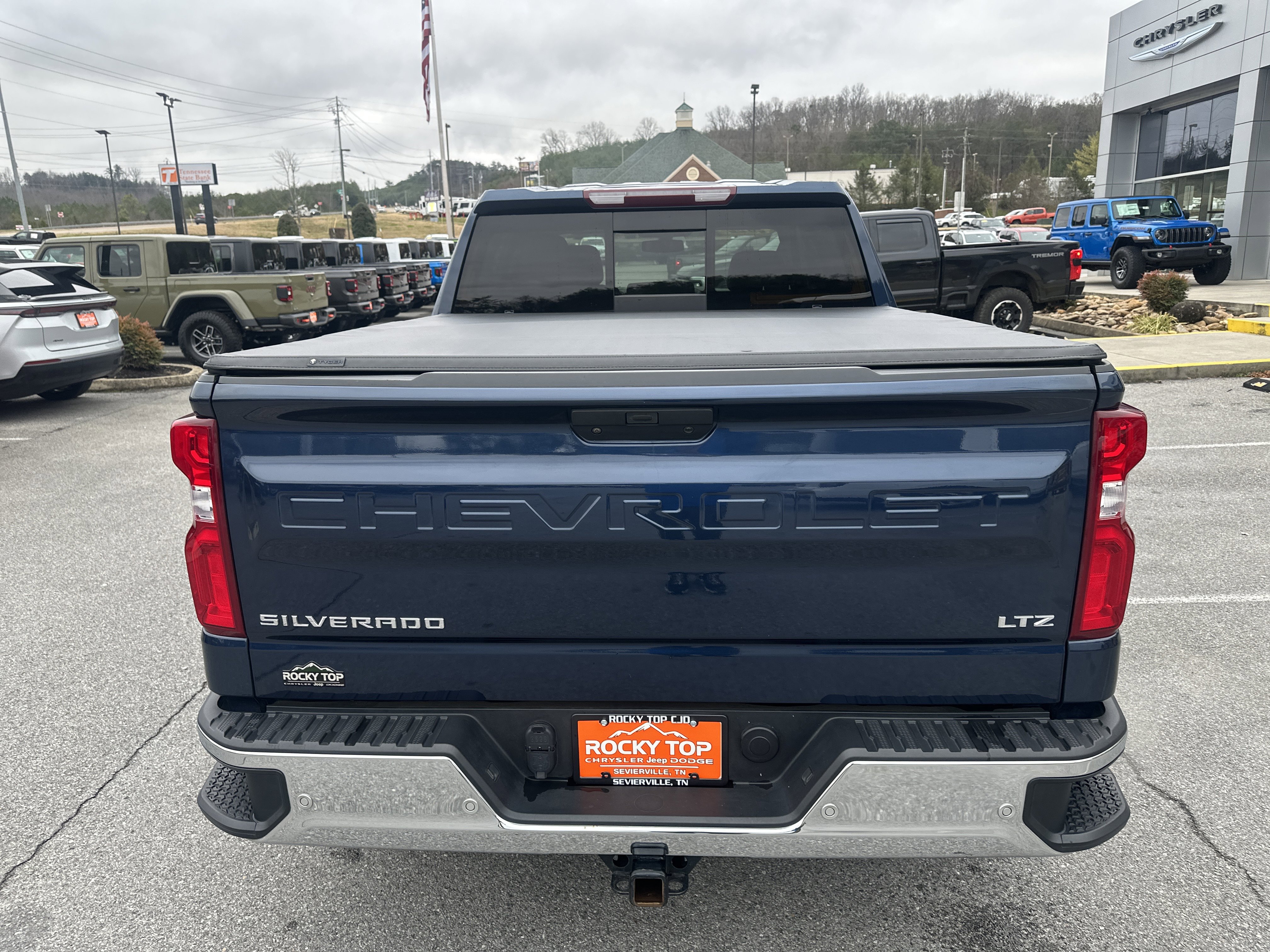 Used 2022 Chevrolet Silverado 1500 LTZ AWD/4WD image 9