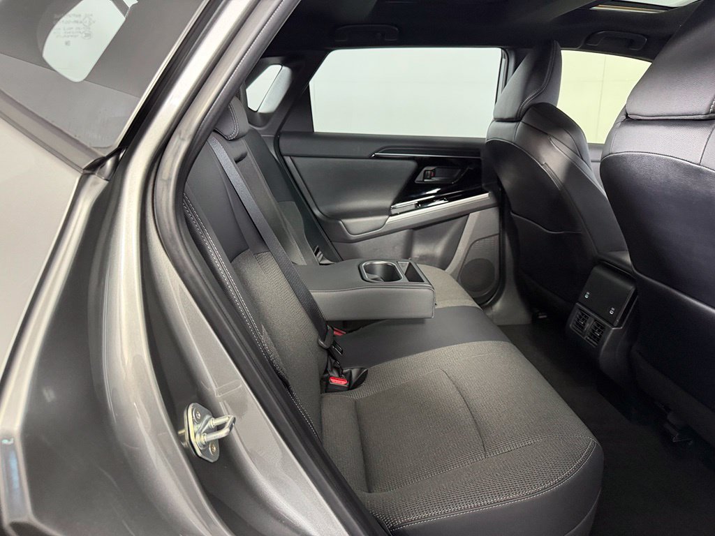 Used 2025 Toyota bZ4X FWD image 18
