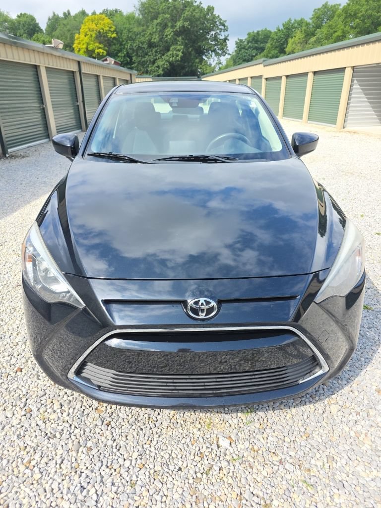 Certified 2017 Toyota Yaris iA FWD image 9