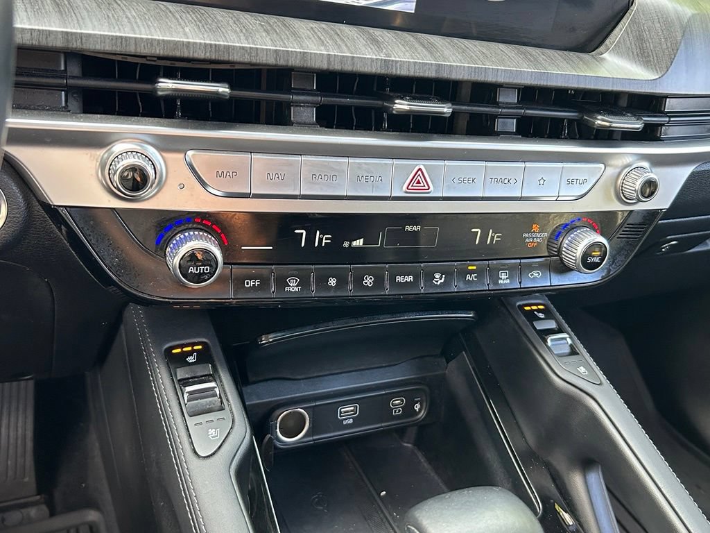 Used 2023 Kia Telluride EX w/ EX Captain's Chair Package FWD image 27