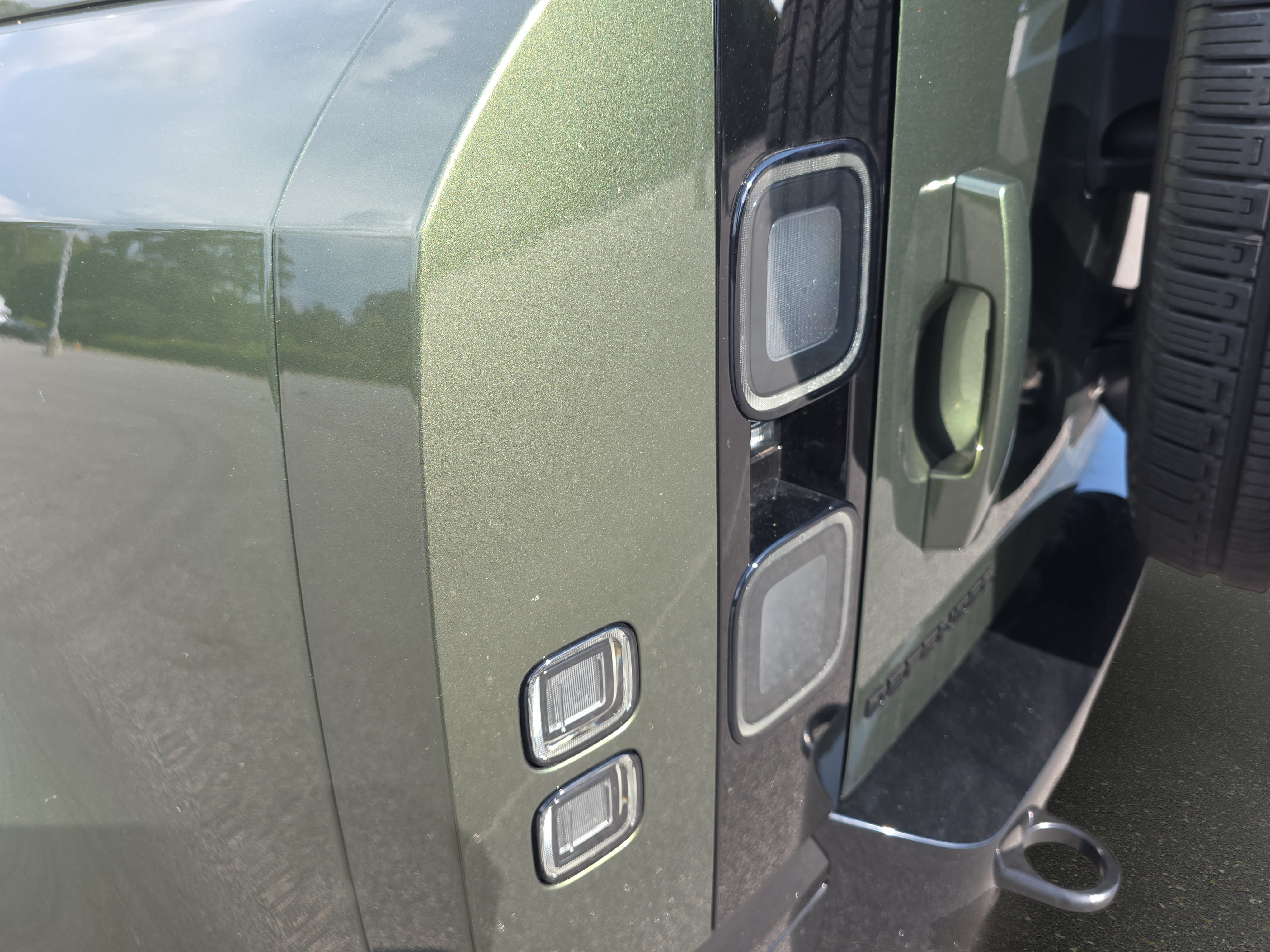 New 2026 Land Rover Defender 110 X-Dynamic SE AWD/4WD image 34