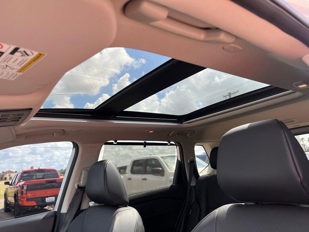 Certified 2024 Nissan Rogue SV w/ SV Premium Package FWD image 11