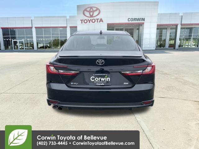 Used 2025 Toyota Camry SE image 4