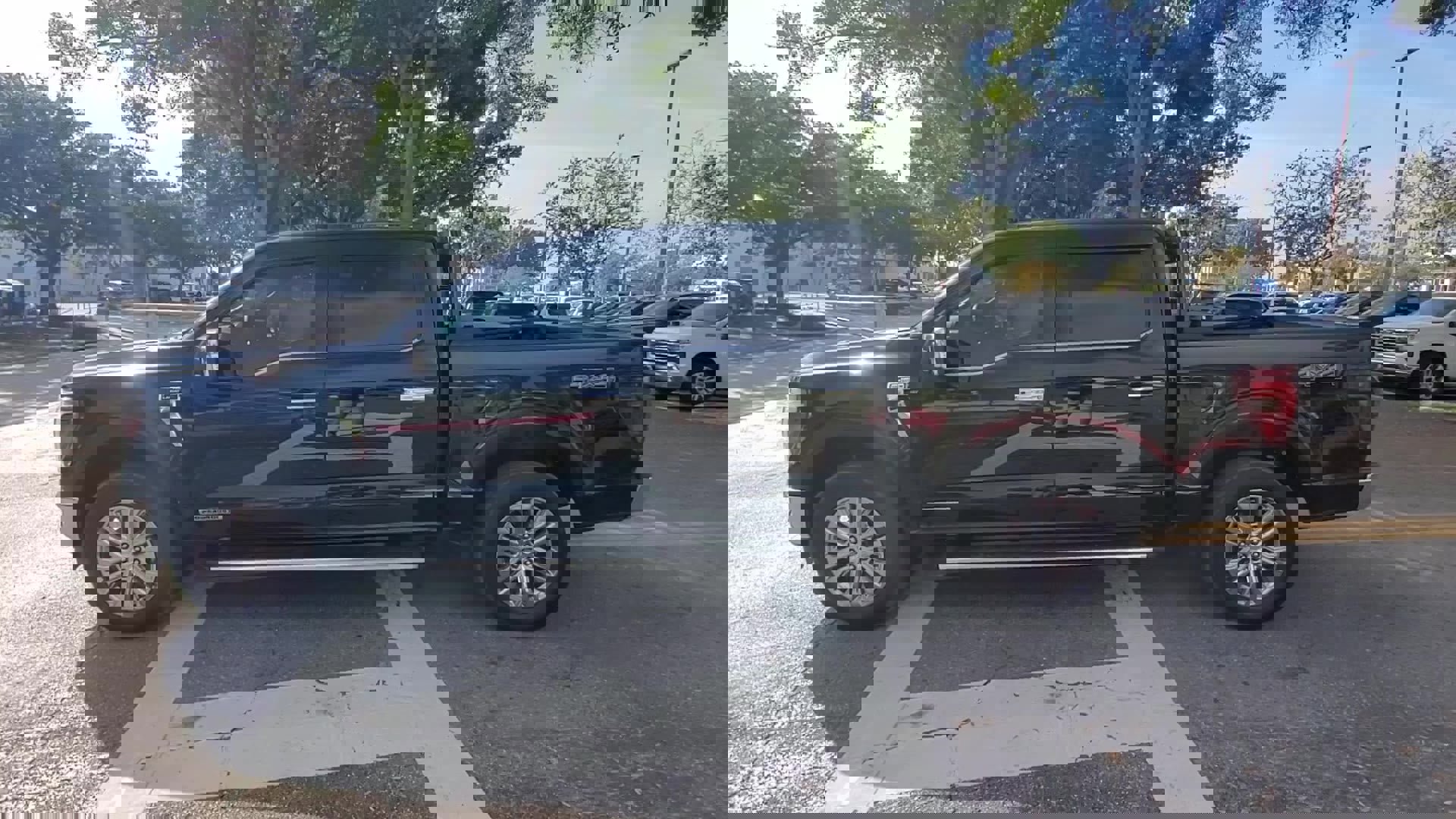 Used 2025 Ford F150 Lariat w/ Equipment Group 501A Mid image 41