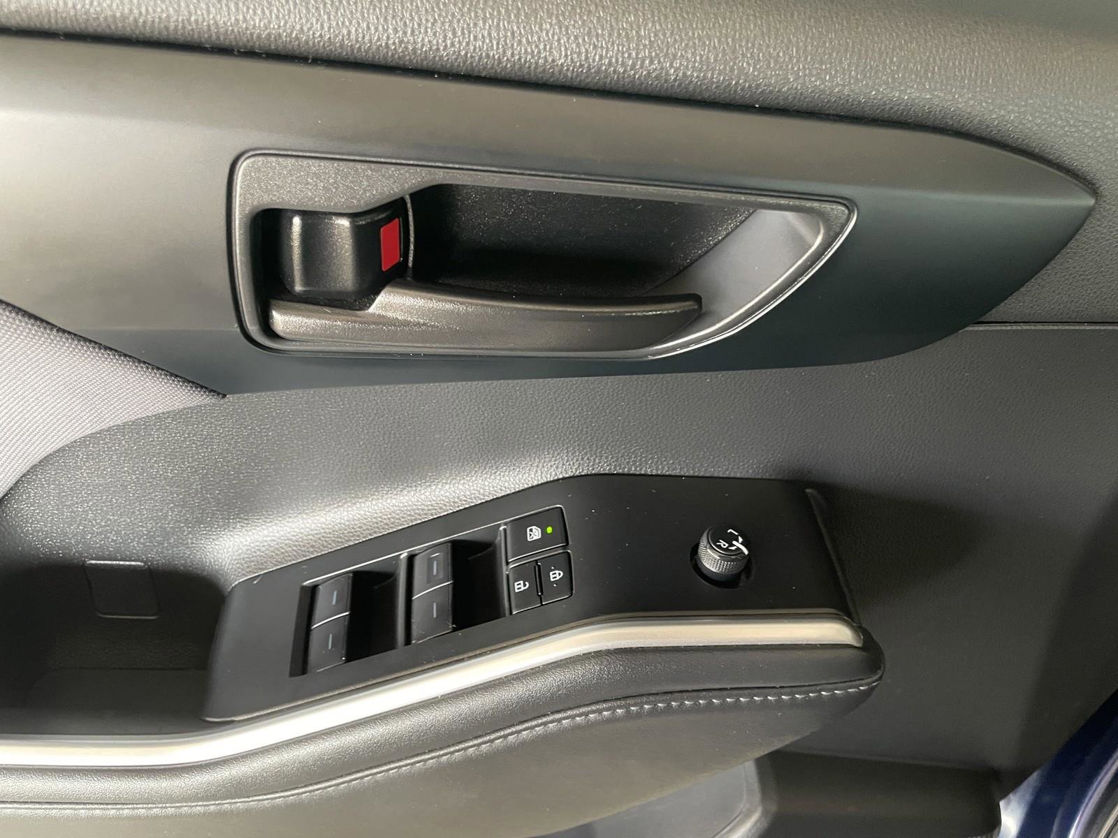 Used 2023 Toyota Highlander LE image 23