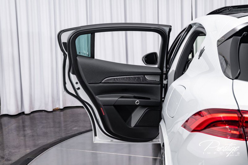 Used 2023 Maserati Grecale Modena image 46