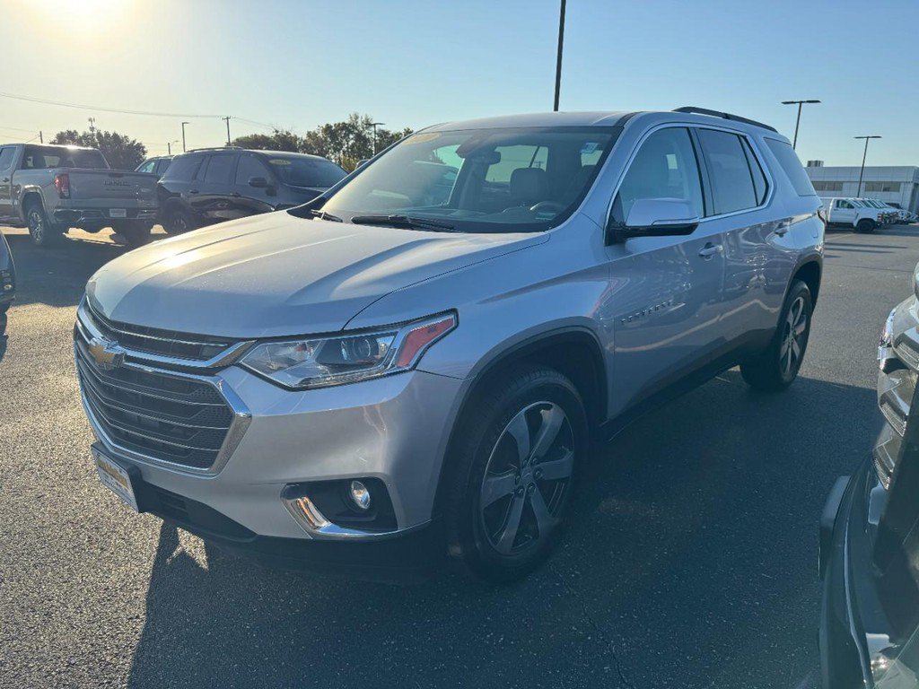 Used 2020 Chevrolet Traverse LT w/ Driver Confidence II Package AWD/4WD image 8