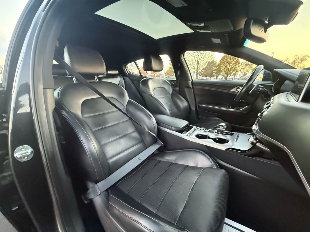 Used 2019 Kia Stinger GT2 image 24