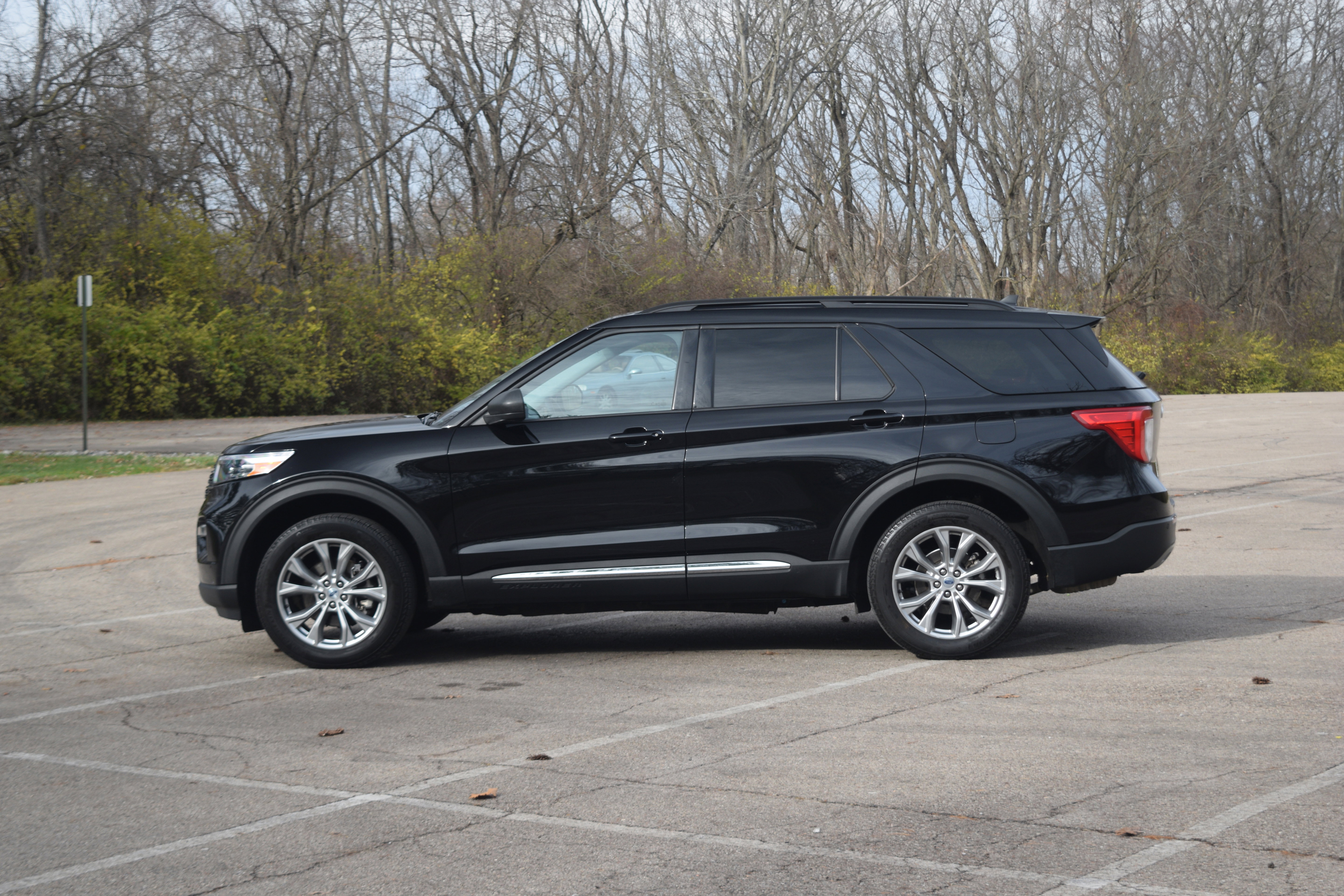 Used 2023 Ford Explorer XLT w/ Equipment Group 202A image 25