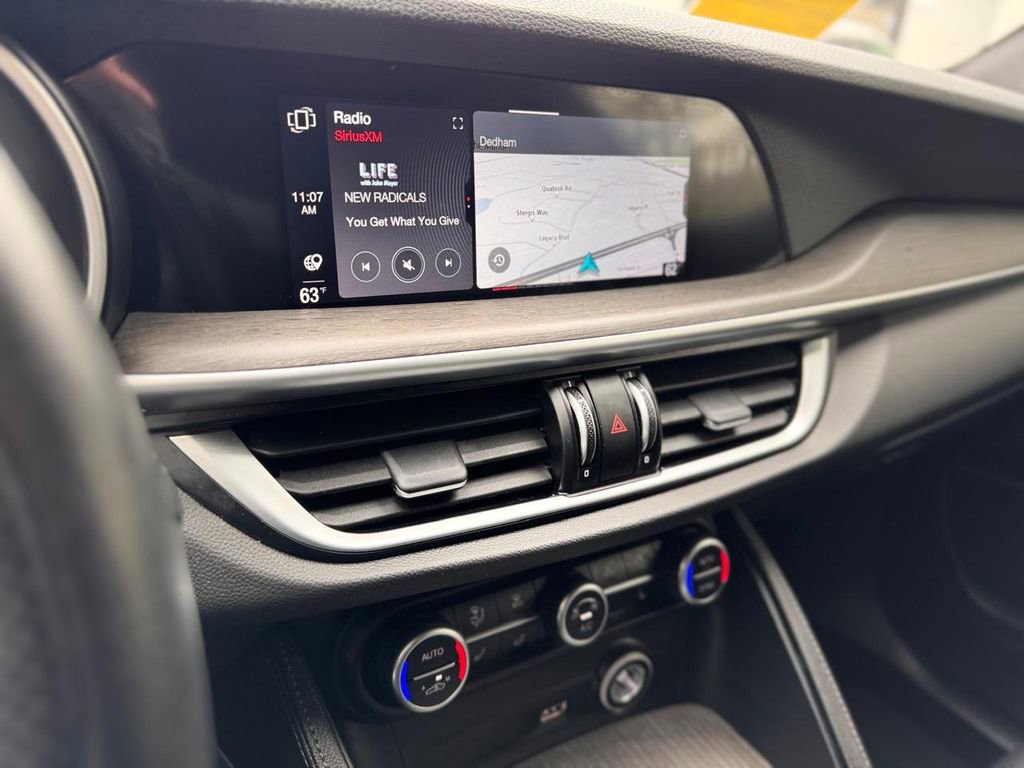 Used 2023 Alfa Romeo Stelvio Ti AWD/4WD image 16