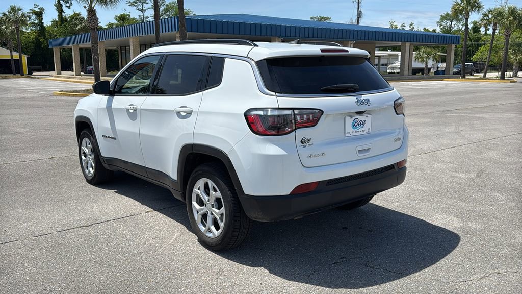 Used 2024 Jeep Compass Latitude AWD/4WD image 4