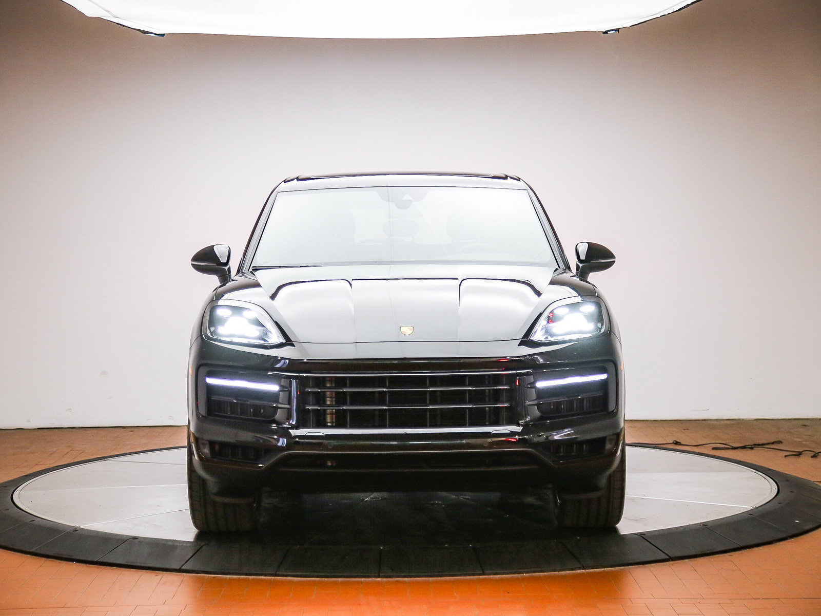 Certified 2024 Porsche Cayenne AWD/4WD image 10