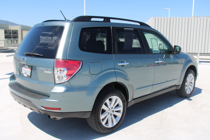 Used 2012 Subaru Forester 2.5X Premium w/ All-Weather Pkg AWD/4WD image 3