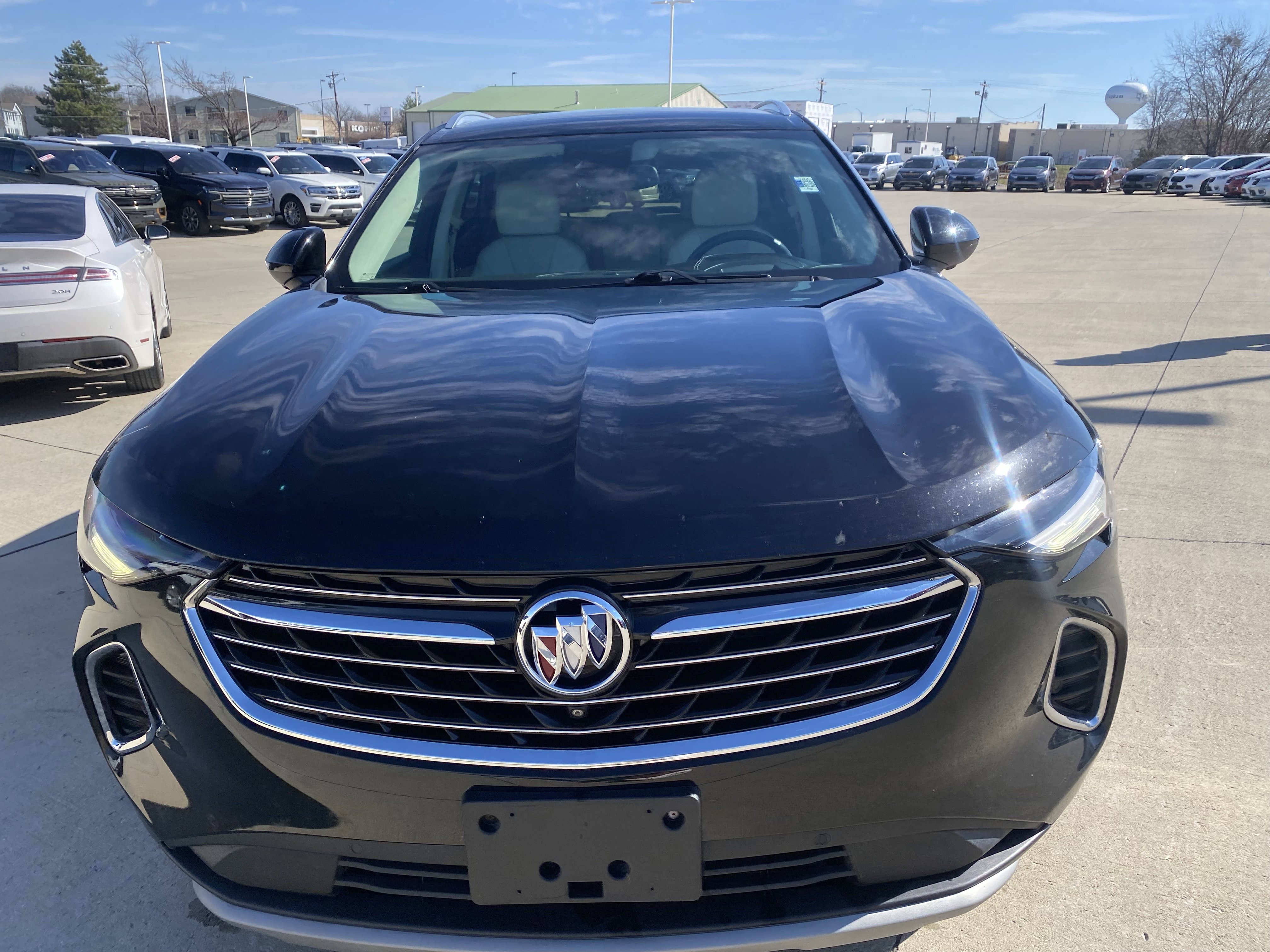 Used 2022 Buick Envision Essence w/ Technology Package I image 2