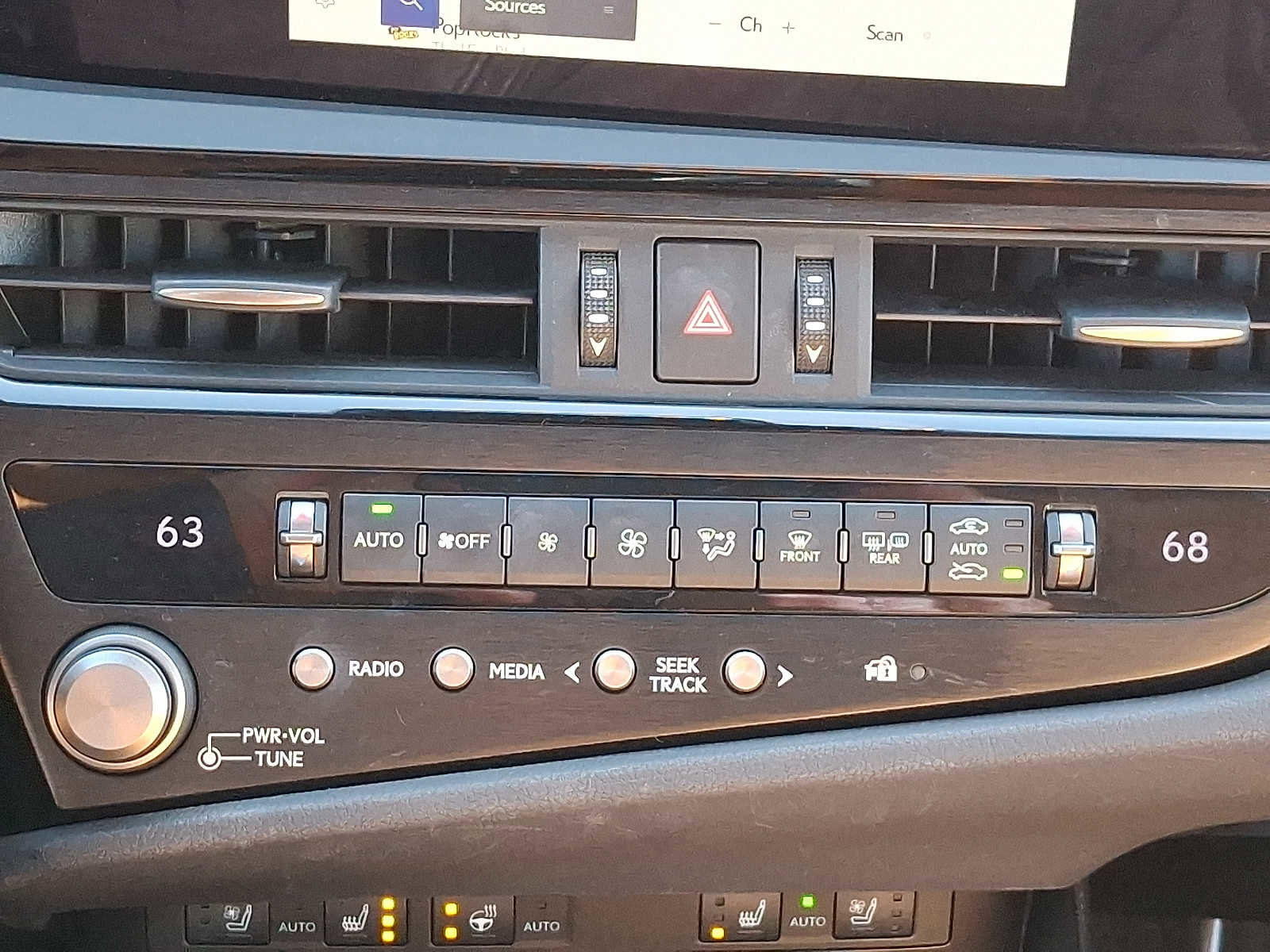 Used 2023 Lexus ES 250 w/ Premium Package AWD/4WD image 16