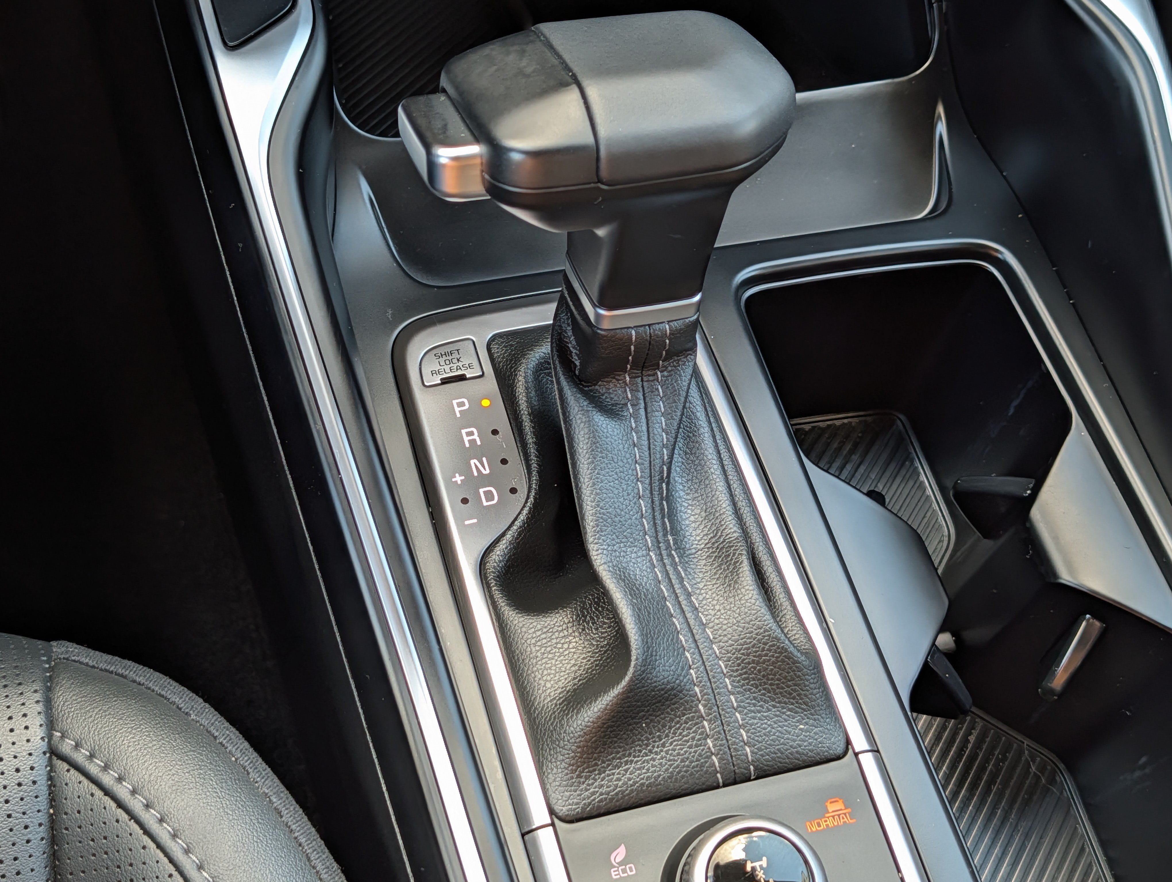 Certified 2025 Kia Sorento S AWD/4WD image 24