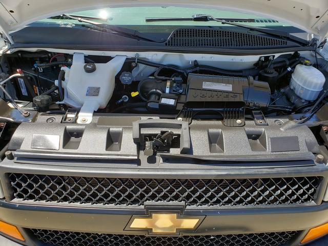 Used 2018 Chevrolet Express 2500 w/ Driver Convenience Package RWD image 27