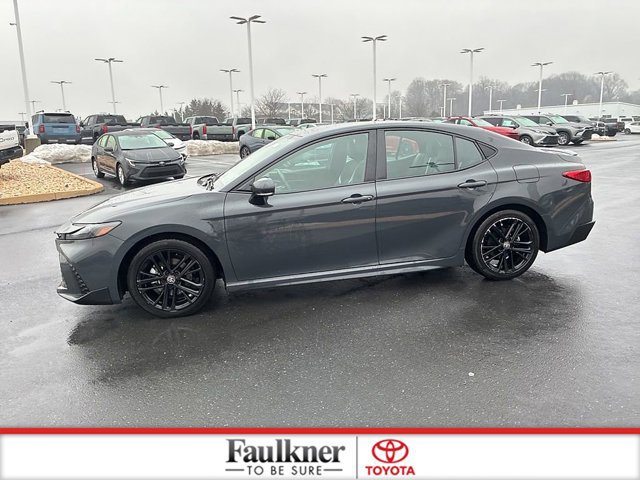 Used 2025 Toyota Camry SE image 15