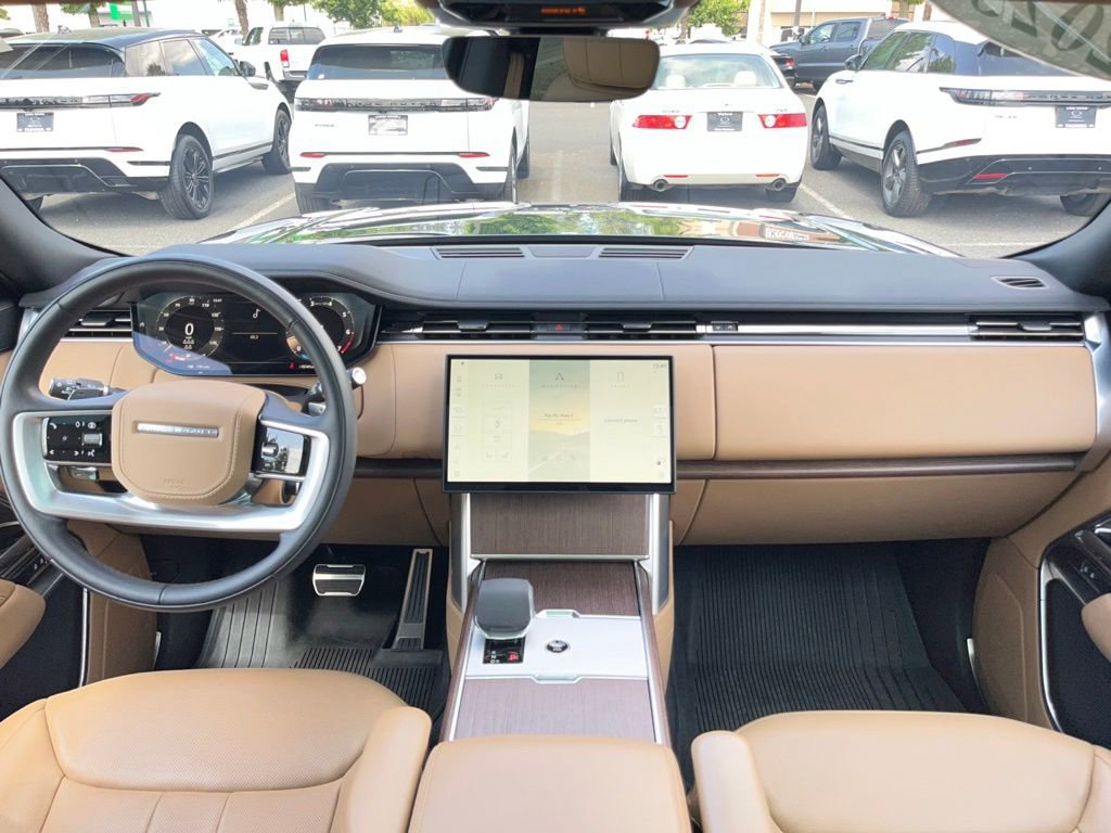 Certified 2025 Land Rover Range Rover Long Wheelbase SE AWD/4WD image 14