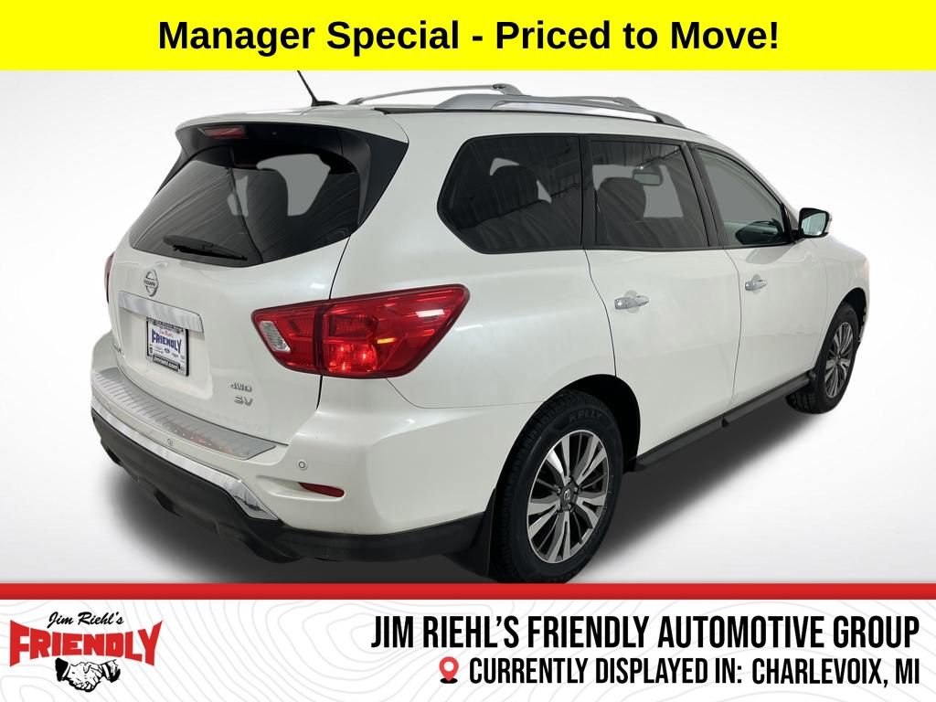 Used 2018 Nissan Pathfinder SV image 5