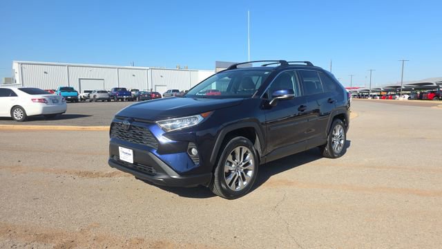 Used 2020 Toyota RAV4 XLE Premium image 2