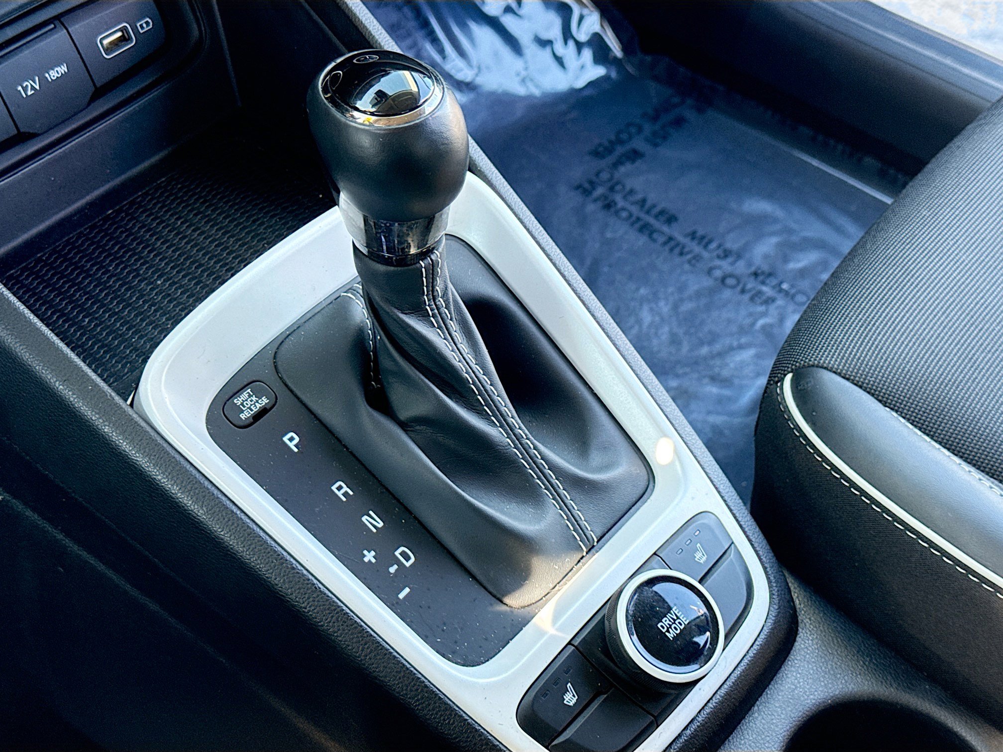 Certified 2022 Hyundai Venue Limited image 12