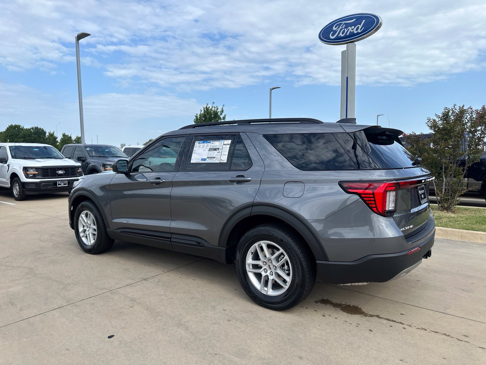 New 2026 Ford Explorer Active w/ Active Comfort Package RWD image 3