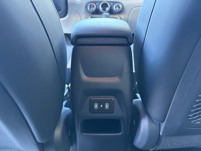 Used 2025 Hyundai Venue Limited image 14