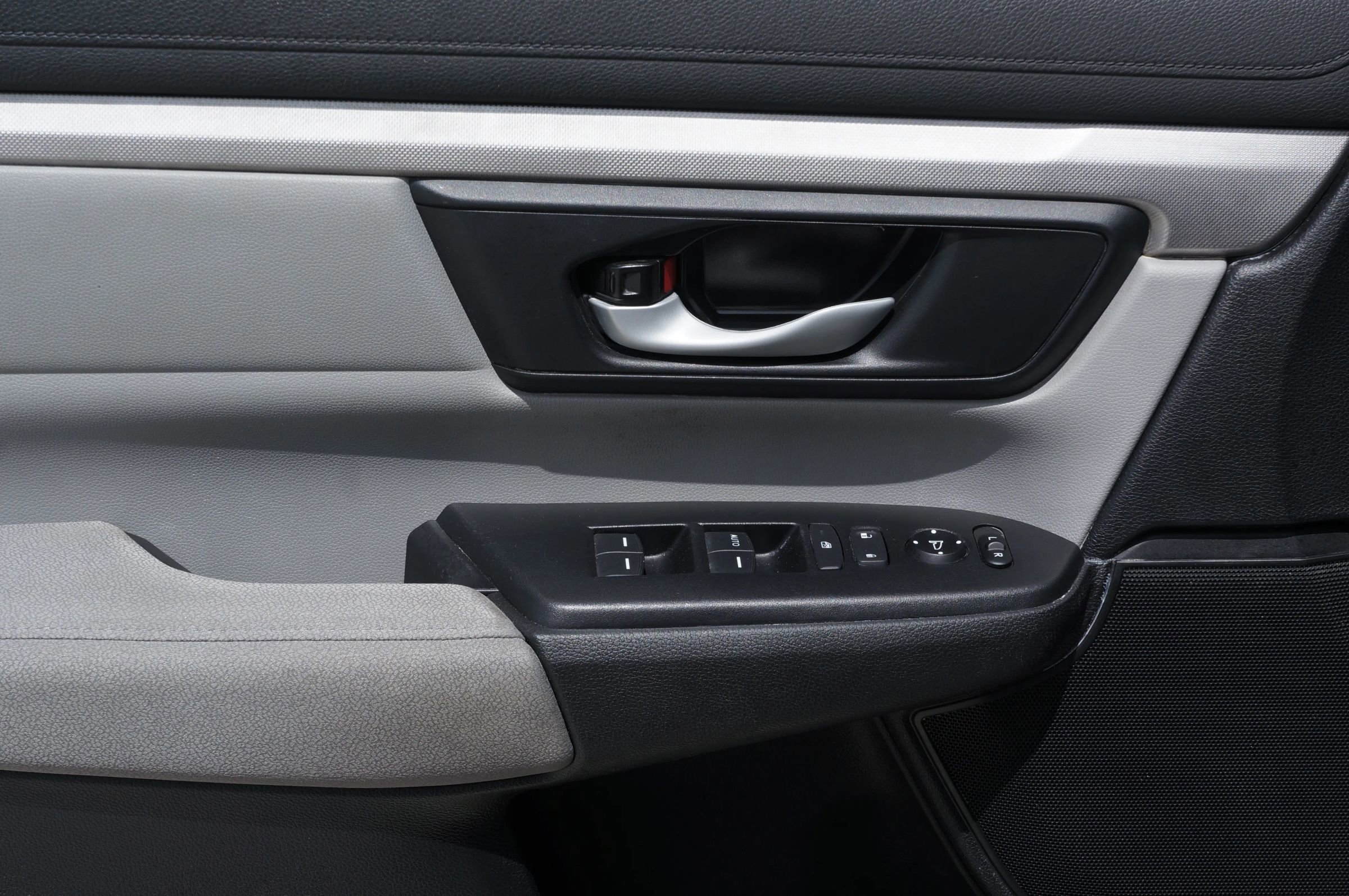 Used 2021 Honda CR-V LX image 23