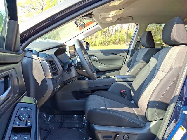 Used 2024 Nissan Rogue SV image 13