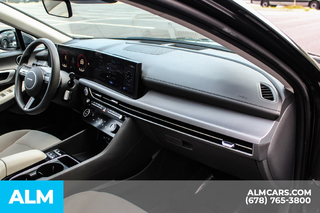 Used 2025 Hyundai Sonata SEL FWD image 21