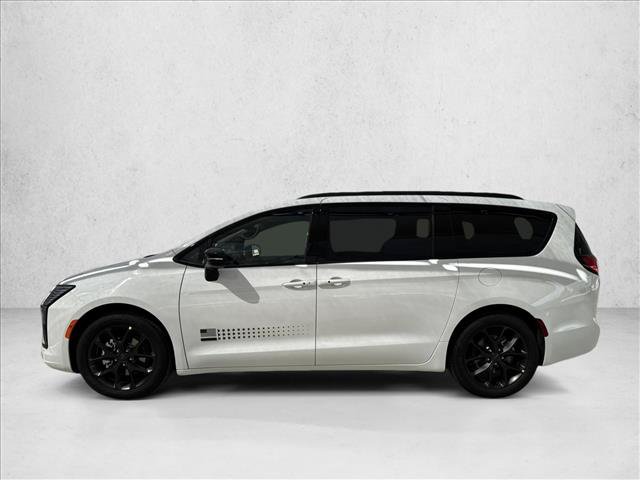 New 2027 Chrysler Pacifica Select FWD video 2