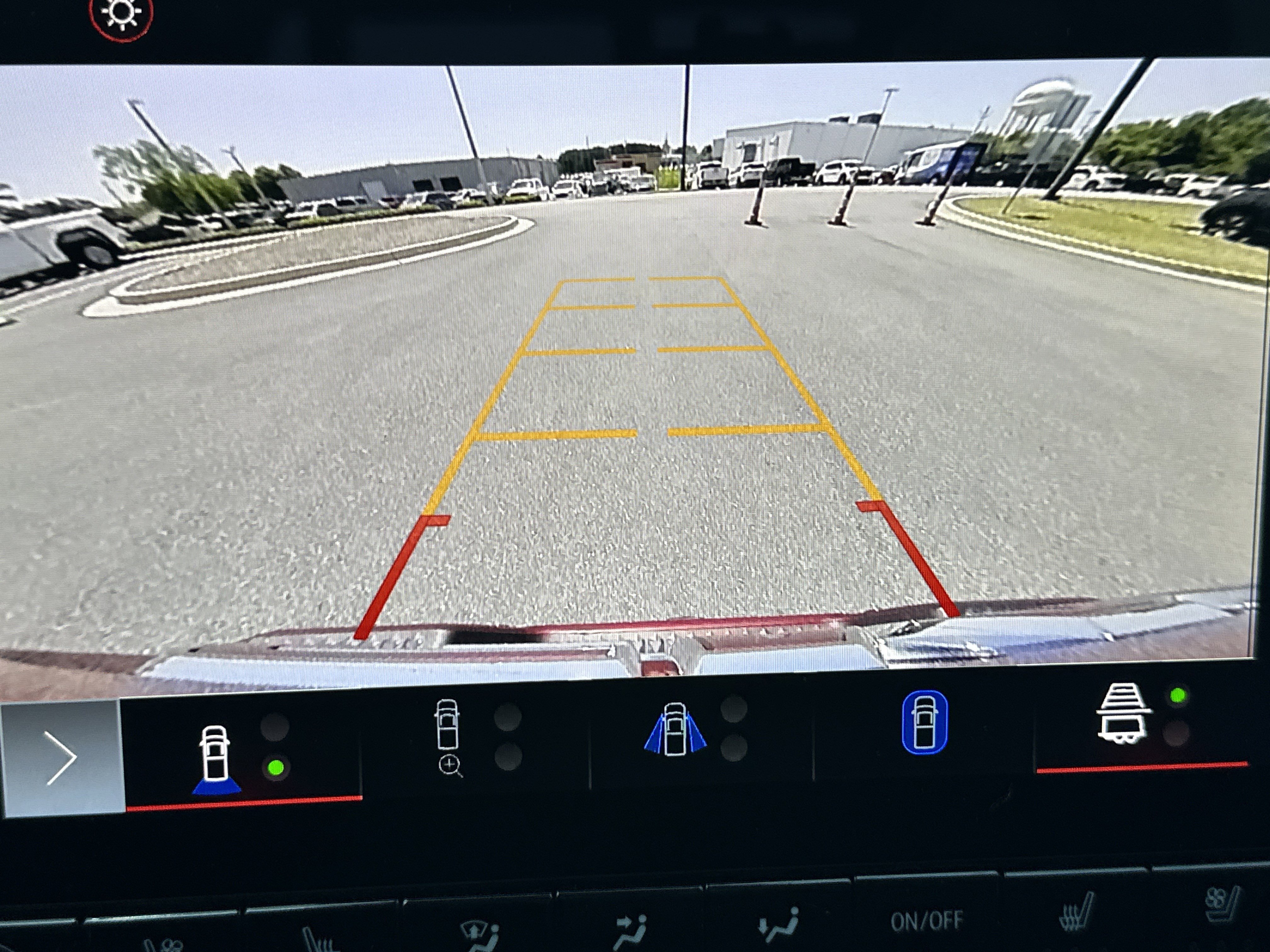 Certified 2023 GMC Canyon AT4 w/ AT4 Premium Package AWD/4WD image 30