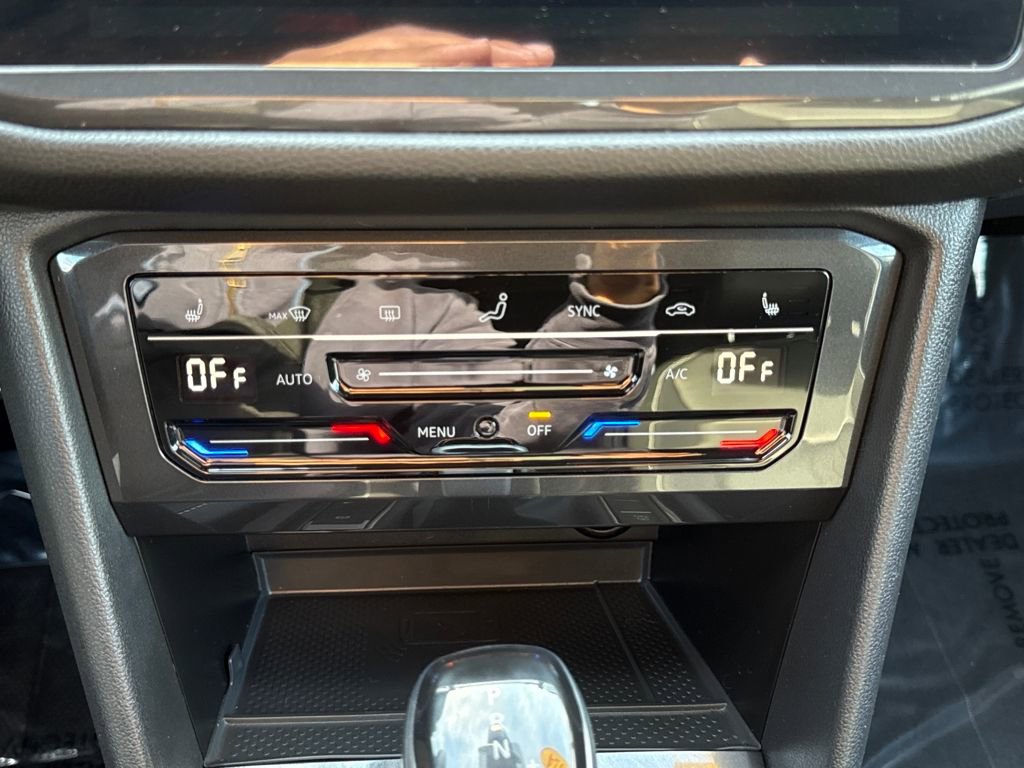 Used 2024 Volkswagen Tiguan SE R-Line image 22