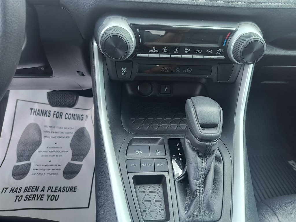 Used 2020 Toyota RAV4 LE image 20