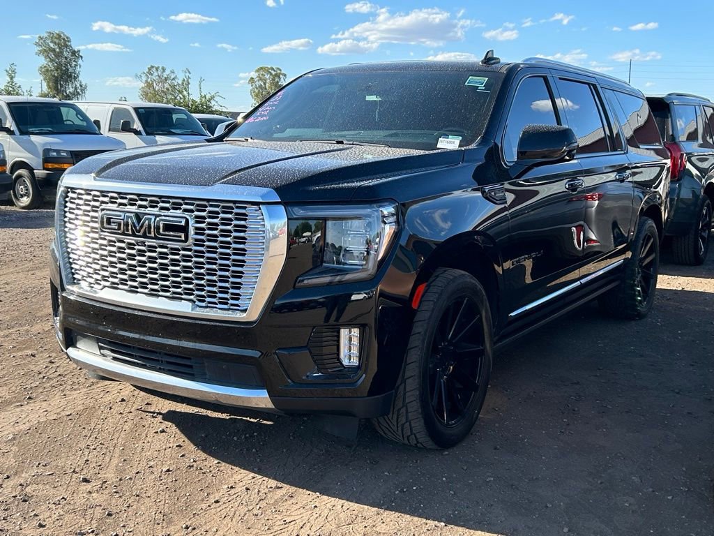 Used 2023 GMC Yukon XL Denali image 1