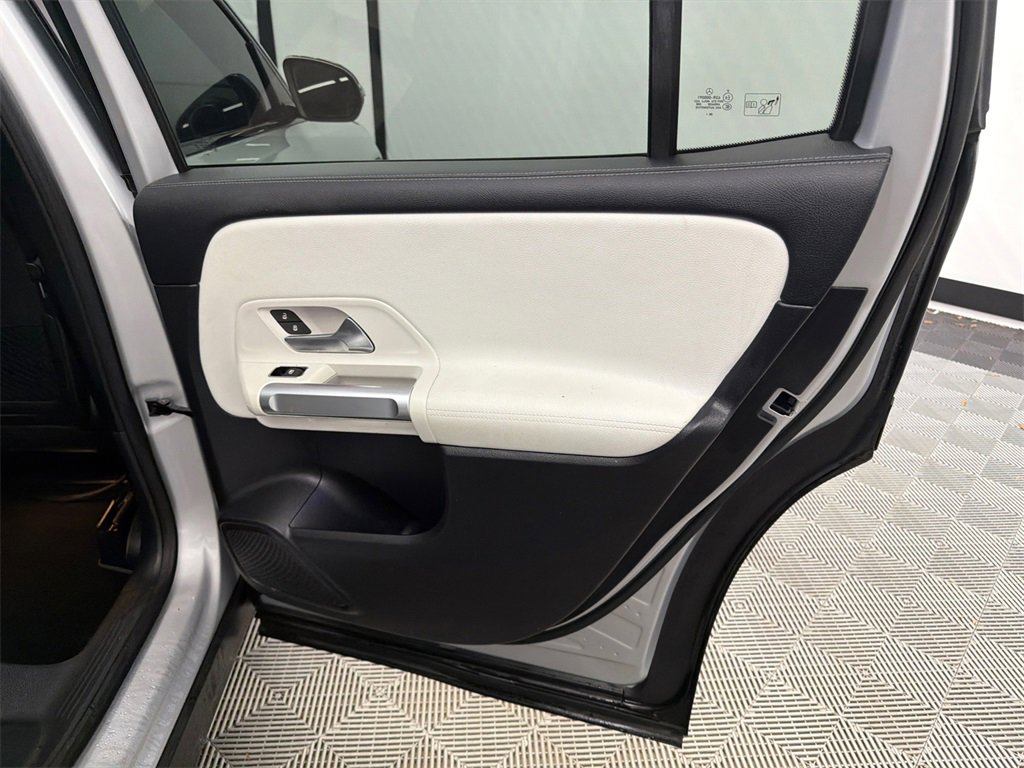 Used 2021 Mercedes-Benz GLB 250 image 18