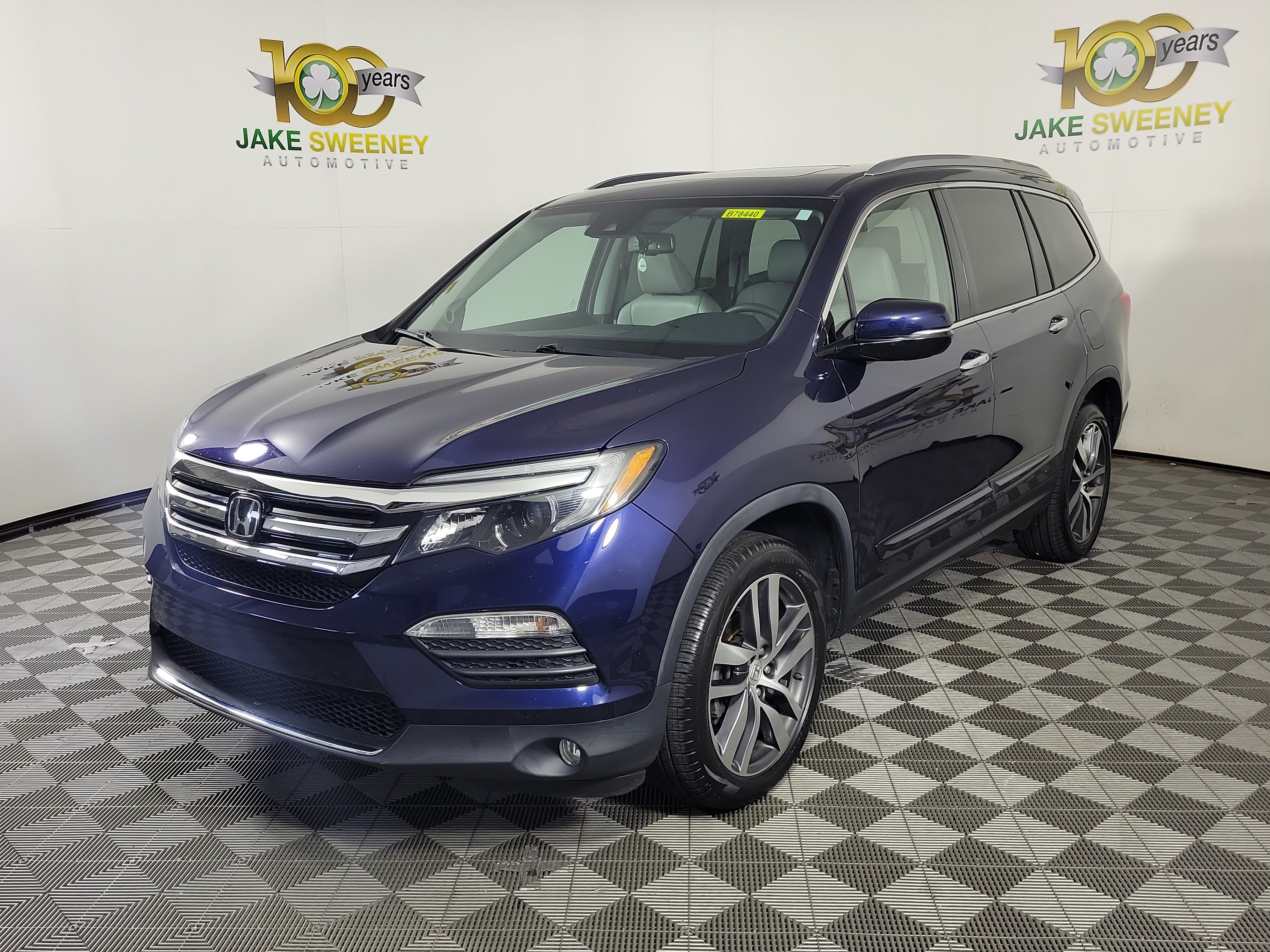 Used 2017 Honda Pilot Touring image 3
