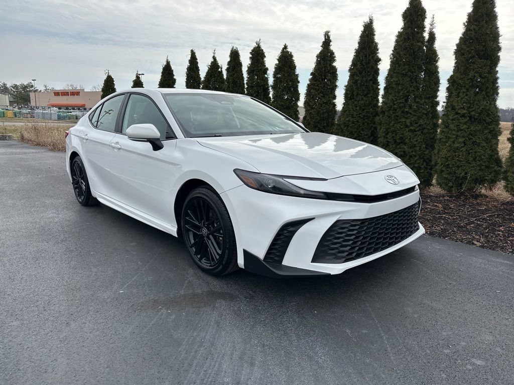 Certified 2025 Toyota Camry SE image 2