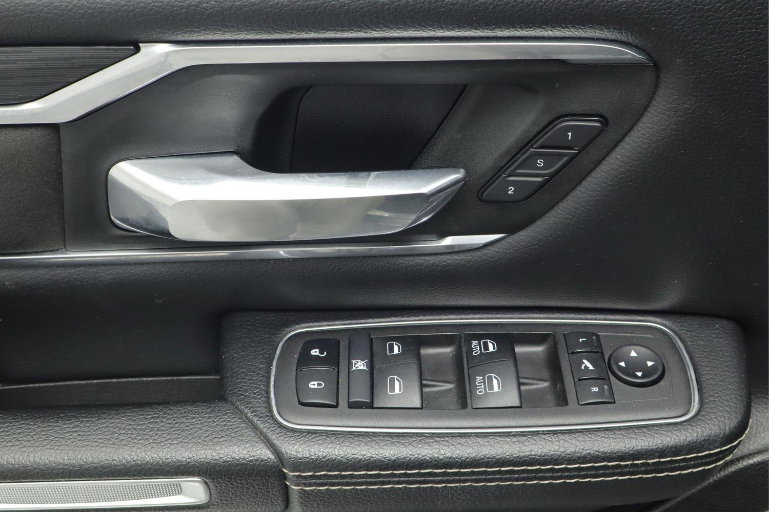 Used 2024 RAM 1500 Laramie image 25