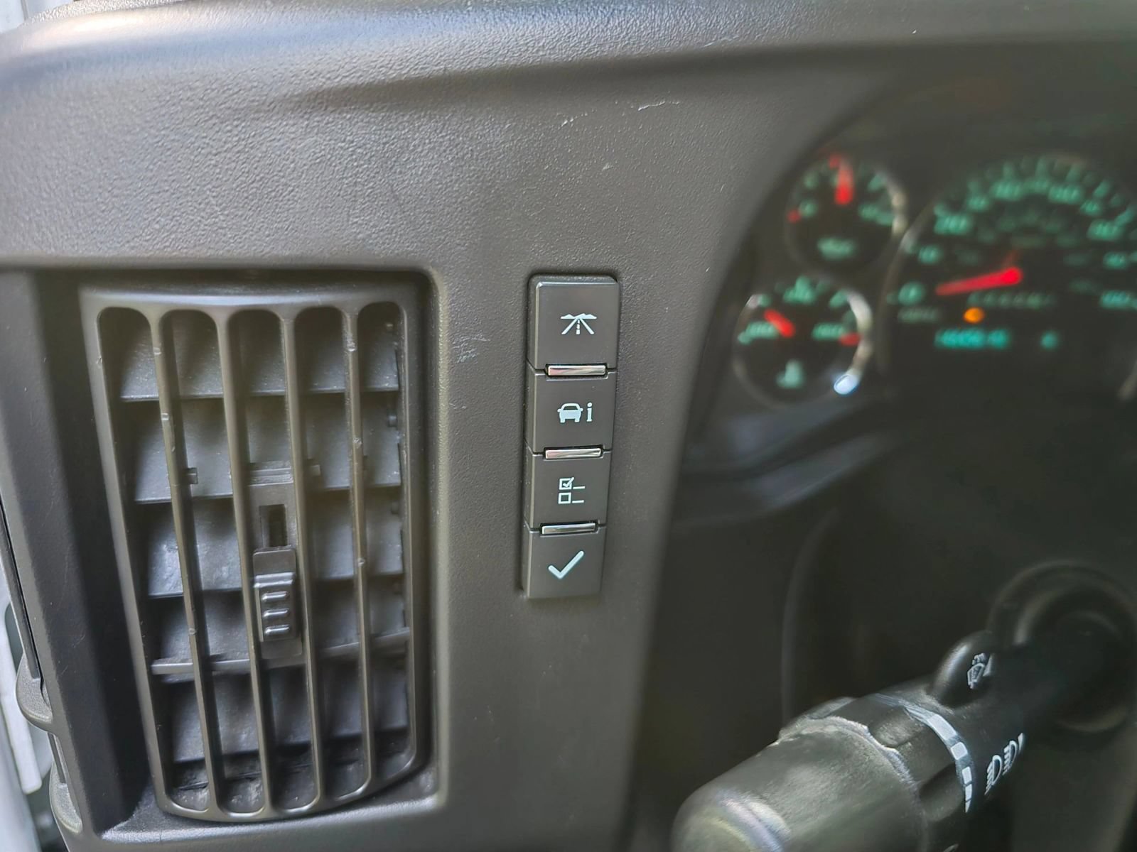 Used 2015 Chevrolet Express 3500 LT w/ LT Preferred Equipment Group RWD image 24