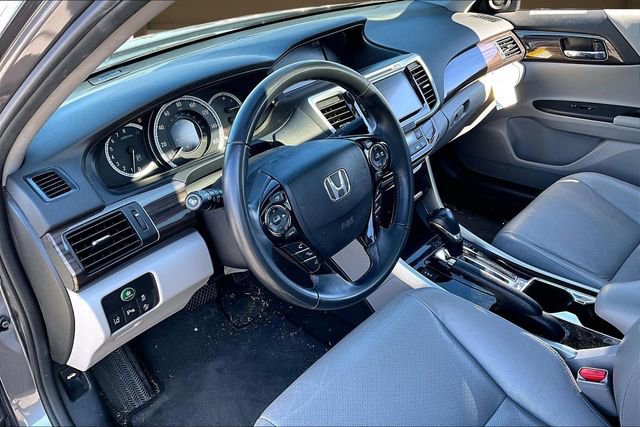 Used 2016 Honda Accord Touring image 14