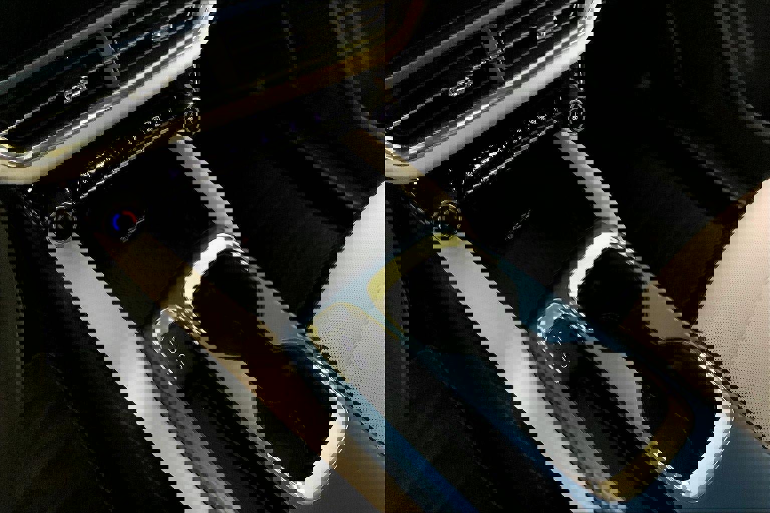 Used 2025 Chevrolet Equinox EV LT FWD image 17