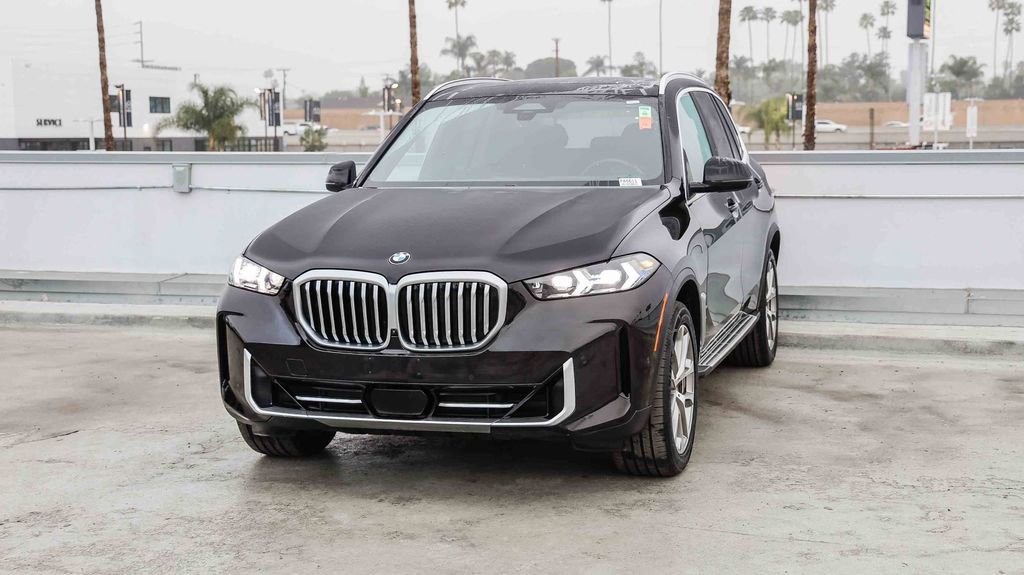 Used 2024 BMW X5 xDrive40i w/ Premium Package image 4