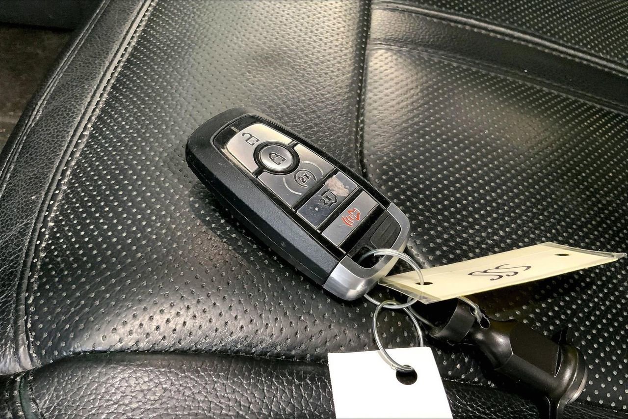 Used 2019 Ford Expedition Limited w/ Texas Edition Package RWD image 19