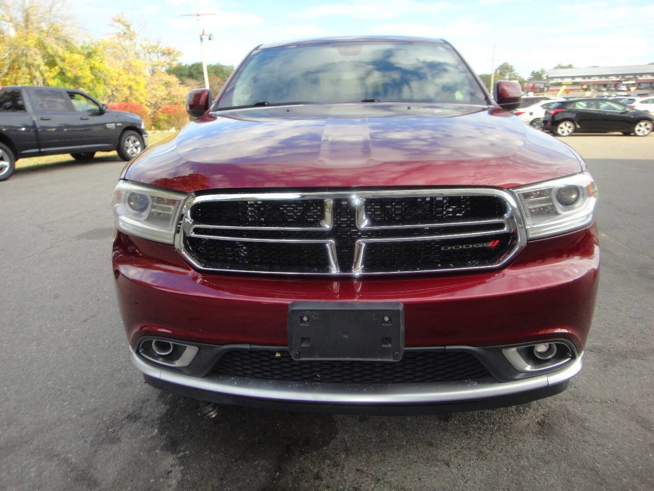 Used 2019 Dodge Durango SXT image 2