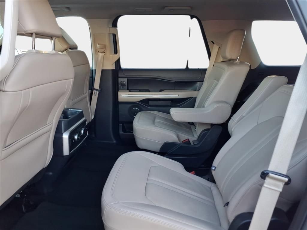Used 2024 Ford Expedition Limited image 14