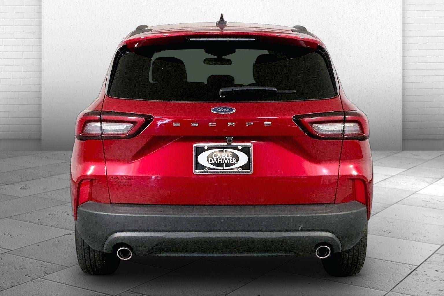 Used 2025 Ford Escape ST-Line FWD image 3