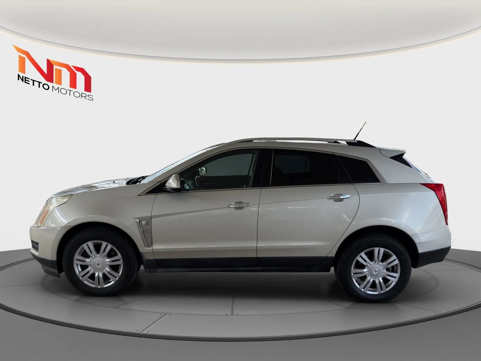 Used 2013 Cadillac SRX Luxury AWD/4WD image 2