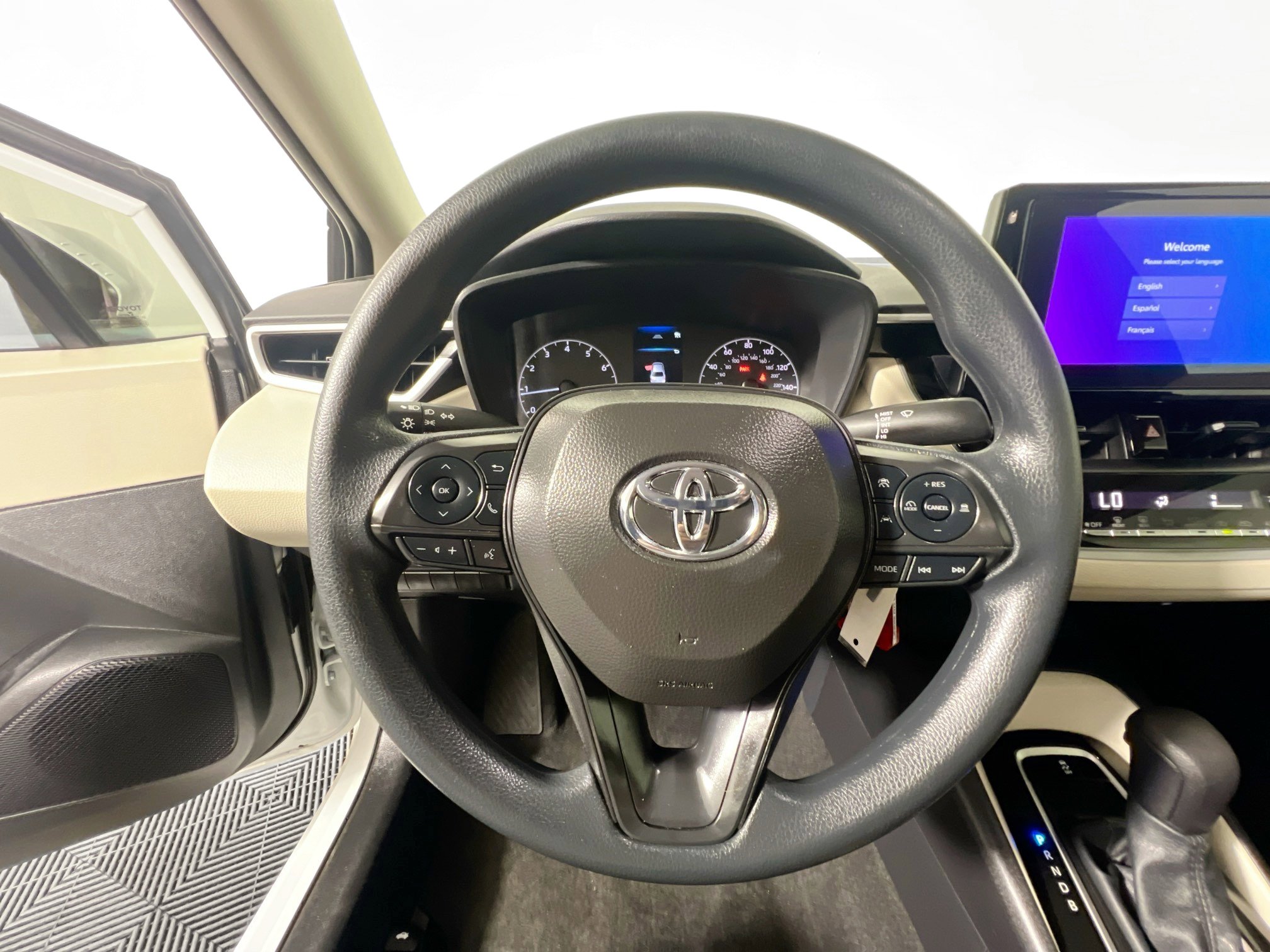 Used 2025 Toyota Corolla LE image 16